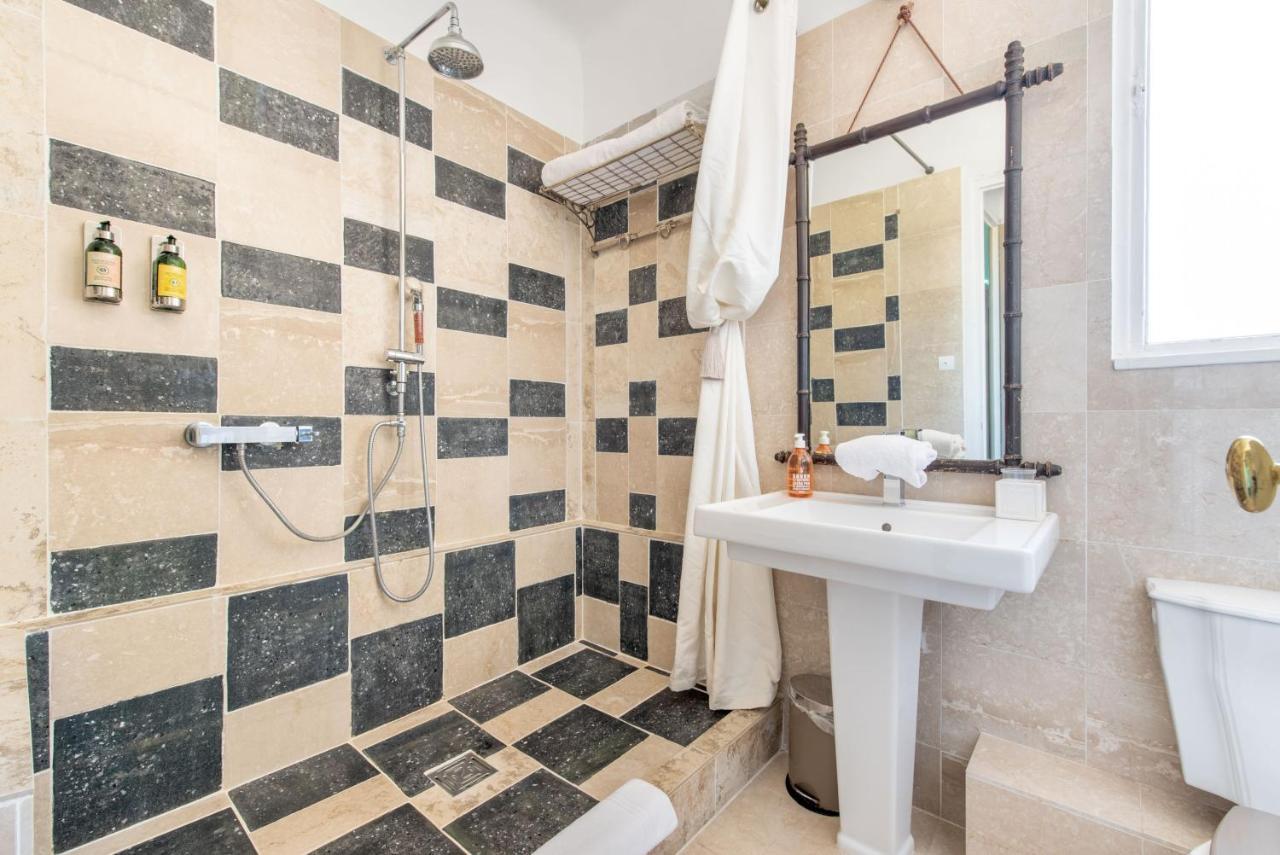 Chambres D'Hotes Astoria Villa Кассі Екстер'єр фото